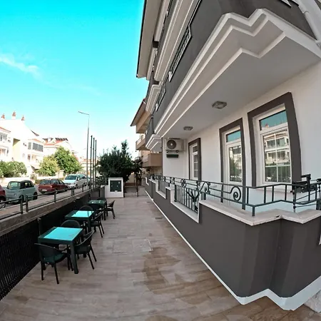 Aparthotel Ulas *